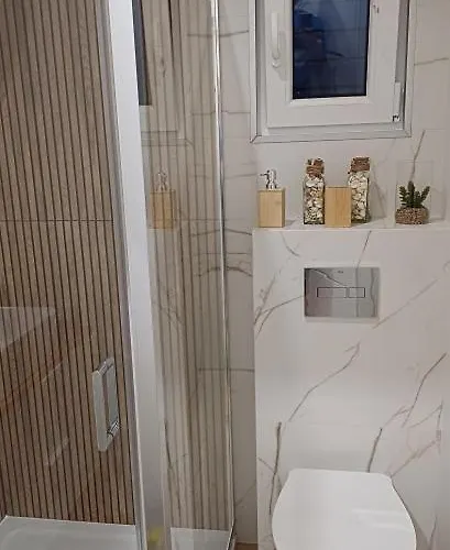 Semesterbostad Nova & *